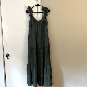 Maxi dress with side zipper